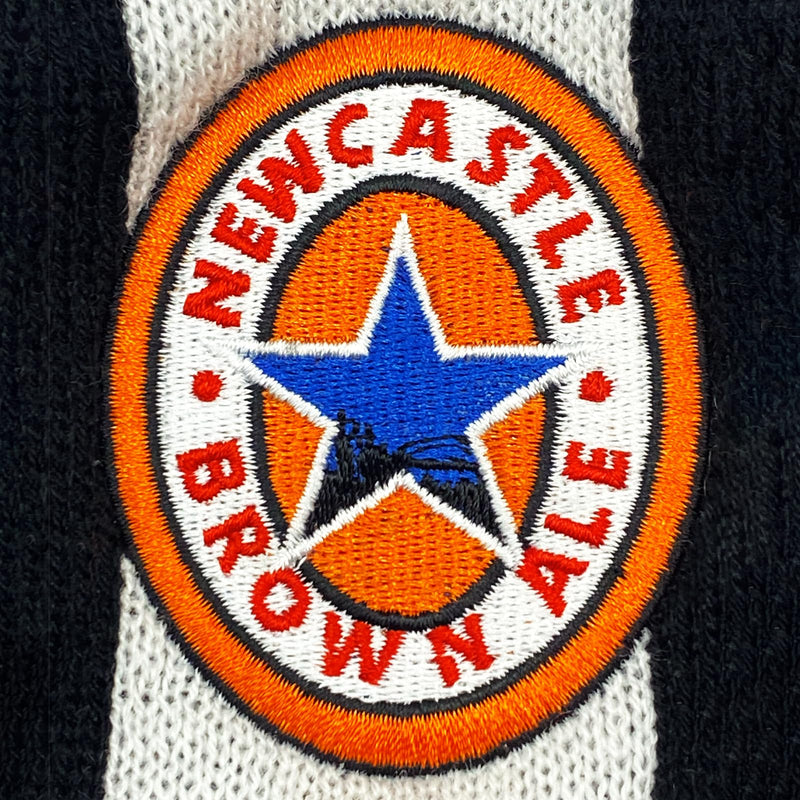 Newcastle Retro Golf Bobble Hat – Black & White 1997 Style